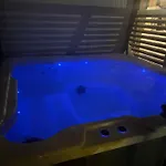 Le Lingonberry D3 Ski-in Ski-out, Hot Tub By Aavalevi Daire Levi
