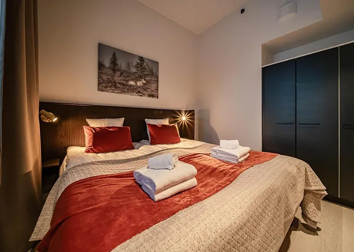 Le Lingonberry D3 Ski-in Ski-out, Hot Tub By Aavalevi *