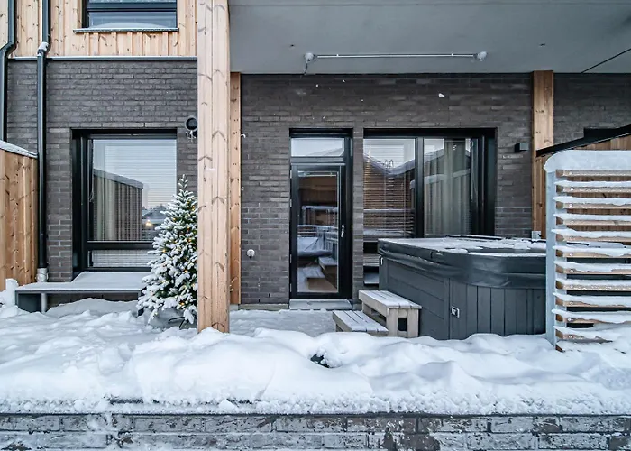 Le Lingonberry D3 Ski-in Ski-out, Hot Tub By Aavalevi *