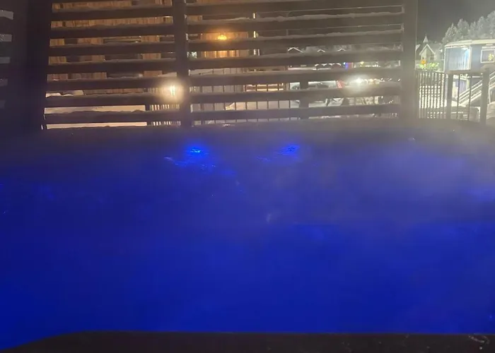 Appartement Le Lingonberry D3 Ski-in Ski-out, Hot Tub By Aavalevi